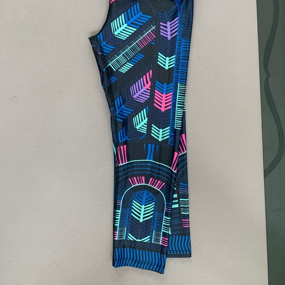 Mara Hoffman Activewear - Cropped Leggings - Picture 6 of 6